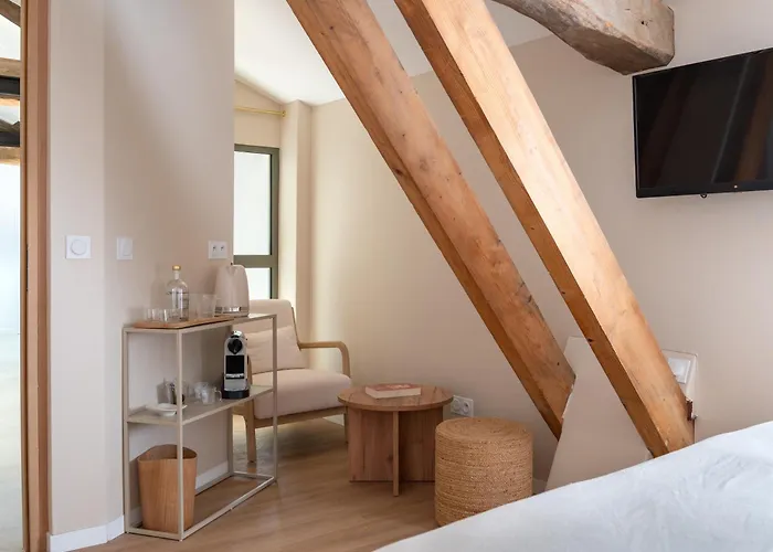 Le Pavillon Des Capitans 3*